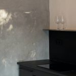 Víkendový dom vo vinárskej uličke s moderným interiérom s tradičnými prvkami